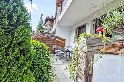 Foto 5 - Appartamento con 3 camere da letto a Grindelwald con giardino