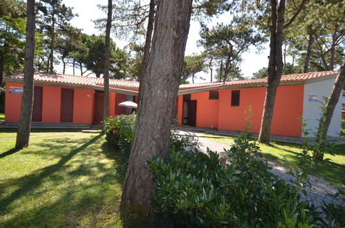 Foto 14 - Casa con 3 camere da letto a Lignano Sabbiadoro con giardino e terrazza