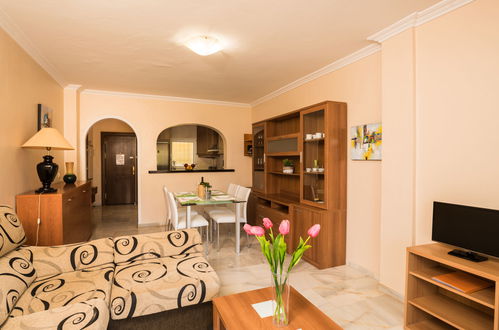 Photo 15 - 2 bedroom Apartment in Torremolinos with swimming pool and garden