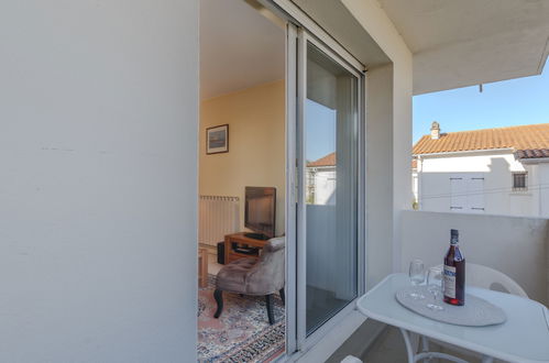 Foto 5 - Appartamento con 2 camere da letto a Royan con vista mare