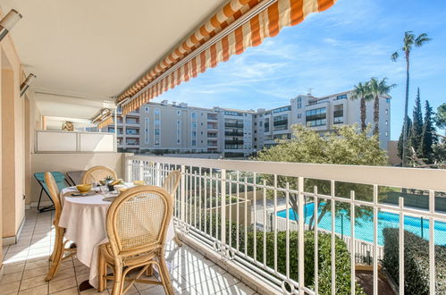 Photo 10 - 1 bedroom Apartment in Saint-Raphaël with terrace and sea view