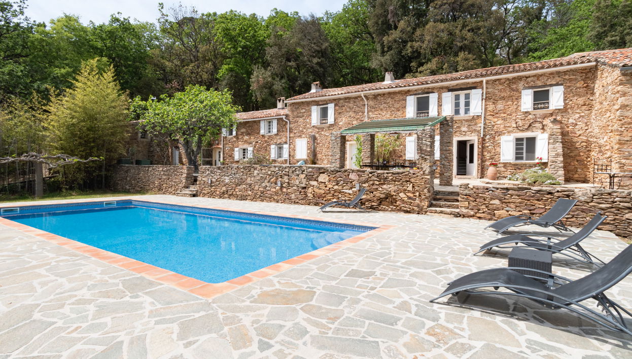 Maison de 2 chambres à La Garde-Freinet avec piscine privée et jardin - Photo 1