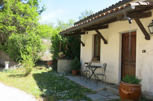 Foto 22 - Casa de 1 habitación en Castagnole delle Lanze con jardín y terraza