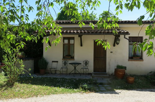 Foto 19 - Casa de 1 habitación en Castagnole delle Lanze con jardín y terraza