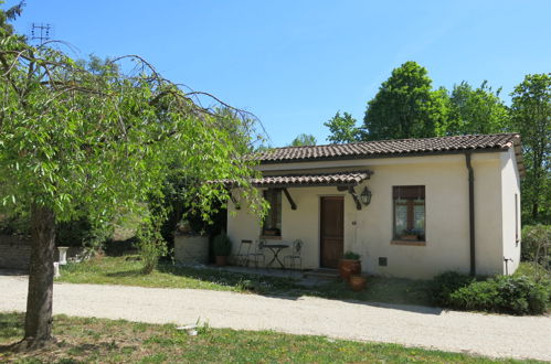 Photo 23 - Maison de 1 chambre à Castagnole delle Lanze avec jardin et terrasse