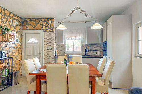 Foto 8 - Casa de 4 quartos em Dobrinj com piscina privada e terraço