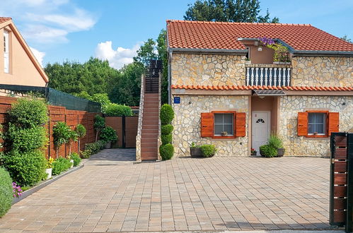 Photo 32 - Maison de 4 chambres à Dobrinj avec piscine privée et terrasse