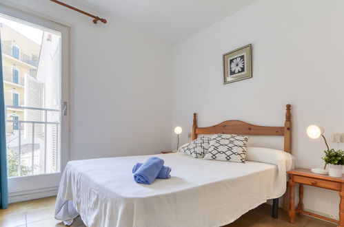 Foto 4 - Appartamento con 2 camere da letto a Roses con giardino e vista mare