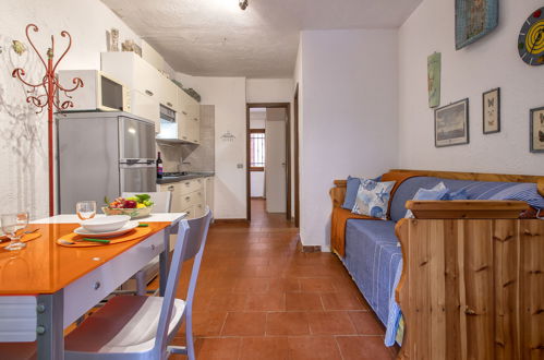 Photo 2 - 1 bedroom Apartment in Golfo Aranci with garden and sea view