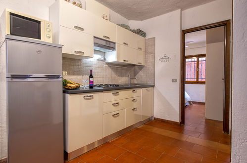 Photo 12 - 1 bedroom Apartment in Golfo Aranci with garden and sea view