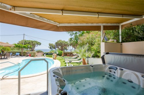 Foto 2 - Haus mit 3 Schlafzimmern in Sainte-Maxime mit privater pool und blick aufs meer