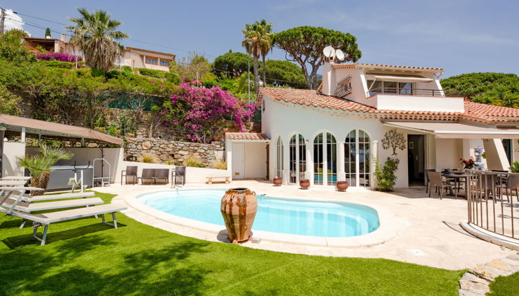 Foto 1 - Casa con 3 camere da letto a Sainte-Maxime con piscina privata e vista mare