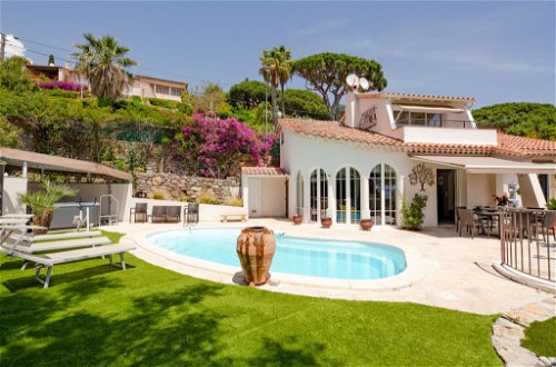 Foto 1 - Haus mit 3 Schlafzimmern in Sainte-Maxime mit privater pool und blick aufs meer