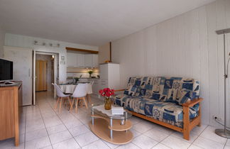 Photo 2 - 1 bedroom Apartment in Le Grau-du-Roi with garden and terrace