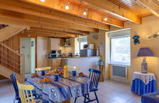 Photo 3 - 2 bedroom House in Plounévez-Lochrist with garden and terrace