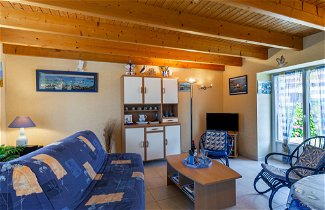 Photo 2 - Maison de 2 chambres à Plounévez-Lochrist avec terrasse et vues à la mer
