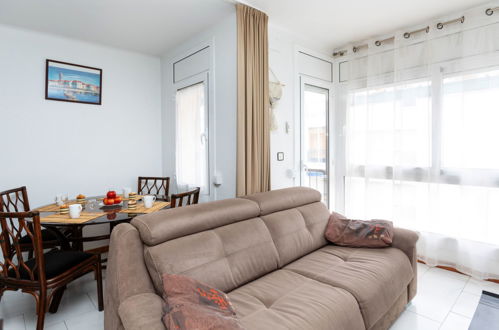 Foto 15 - Appartamento con 2 camere da letto a Llançà con giardino e vista mare