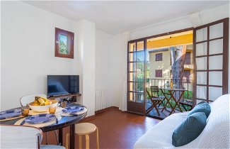 Foto 2 - Apartment mit 2 Schlafzimmern in Le Lavandou mit blick aufs meer