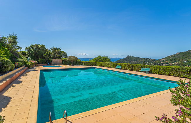Apartamento em Le Lavandou com piscina e jardim - Foto 19