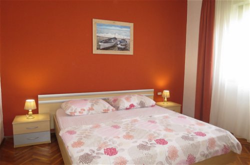 Foto 14 - Apartment mit 3 Schlafzimmern in Vir mit terrasse