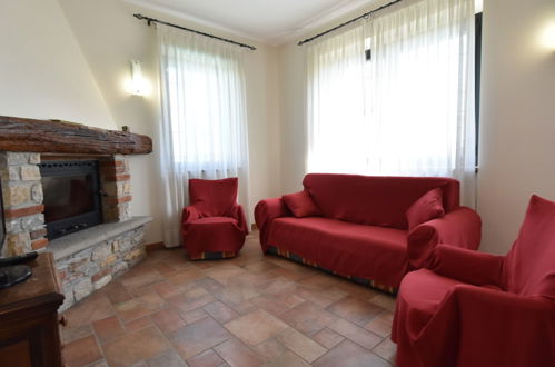 Photo 7 - 1 bedroom Apartment in Castana with swimming pool and garden