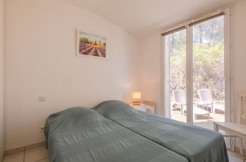 Foto 10 - Apartamento de 3 quartos em Fréjus com piscina e jardim