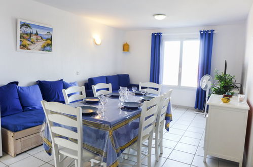 Photo 2 - 3 bedroom Apartment in Fréjus with swimming pool and sea view