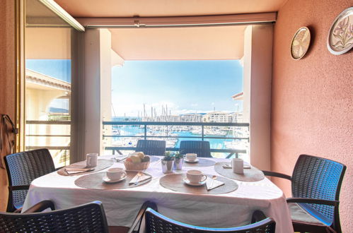 Photo 17 - Appartement de 2 chambres à Fréjus avec terrasse et vues à la mer