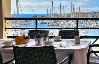 Foto 1 - Apartamento de 2 quartos em Fréjus com terraço e vistas do mar