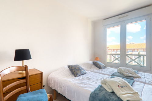 Photo 14 - Appartement de 2 chambres à Fréjus avec terrasse et vues à la mer
