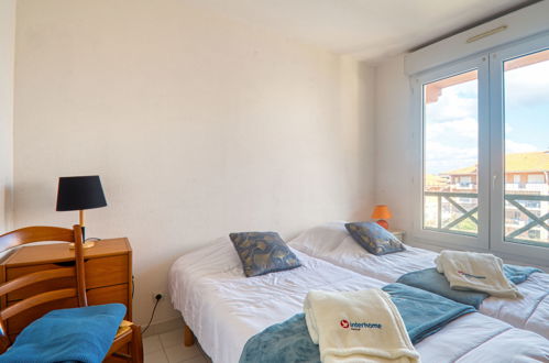 Foto 5 - Appartamento con 2 camere da letto a Fréjus con terrazza e vista mare