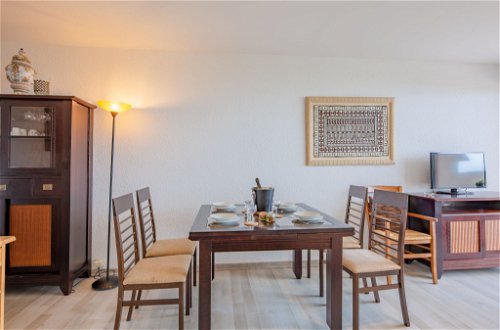 Foto 8 - Apartamento de 2 habitaciones en Fréjus con jardín y vistas al mar