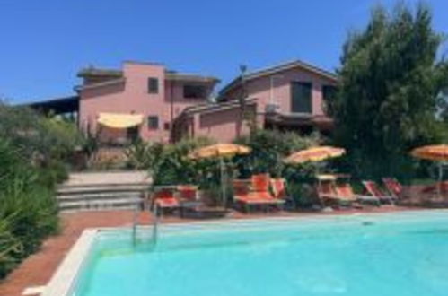 Foto 15 - Apartamento de 4 quartos em Città Sant'Angelo com piscina e vistas do mar