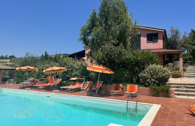 Appartement de 4 chambres à Città Sant'Angelo avec piscine et jardin - Photo 1