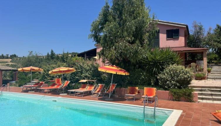 Foto 1 - Apartamento de 4 quartos em Città Sant'Angelo com piscina e jardim