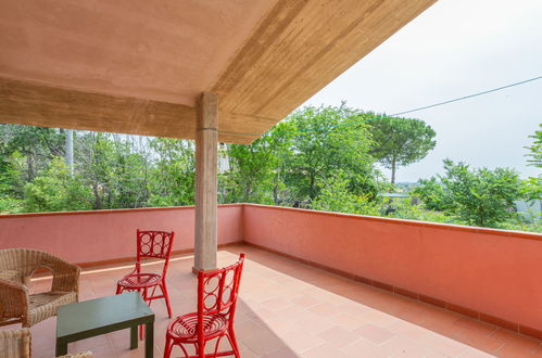 Foto 12 - Appartamento con 4 camere da letto a Città Sant'Angelo con piscina e vista mare