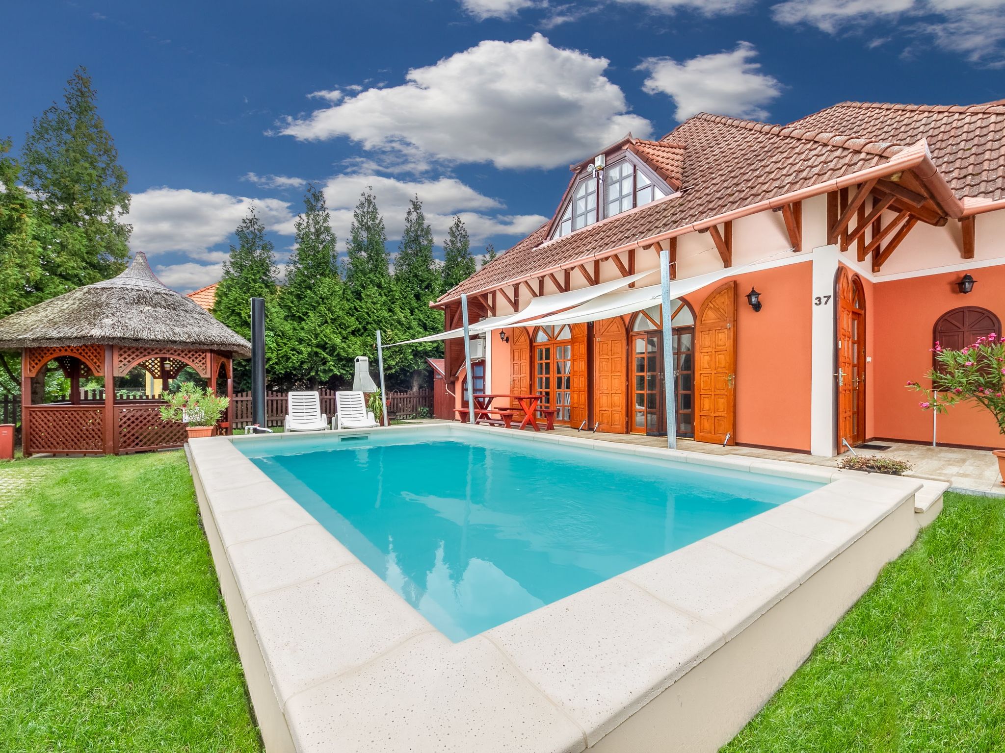 Photo 1 - Maison de 4 chambres à Balatonberény avec piscine privée et jardin