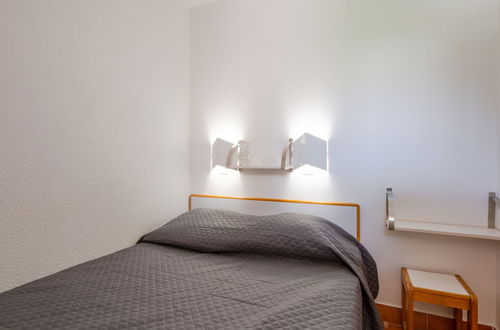 Foto 9 - Apartamento de 1 quarto em Sainte-Maxime com piscina e jardim