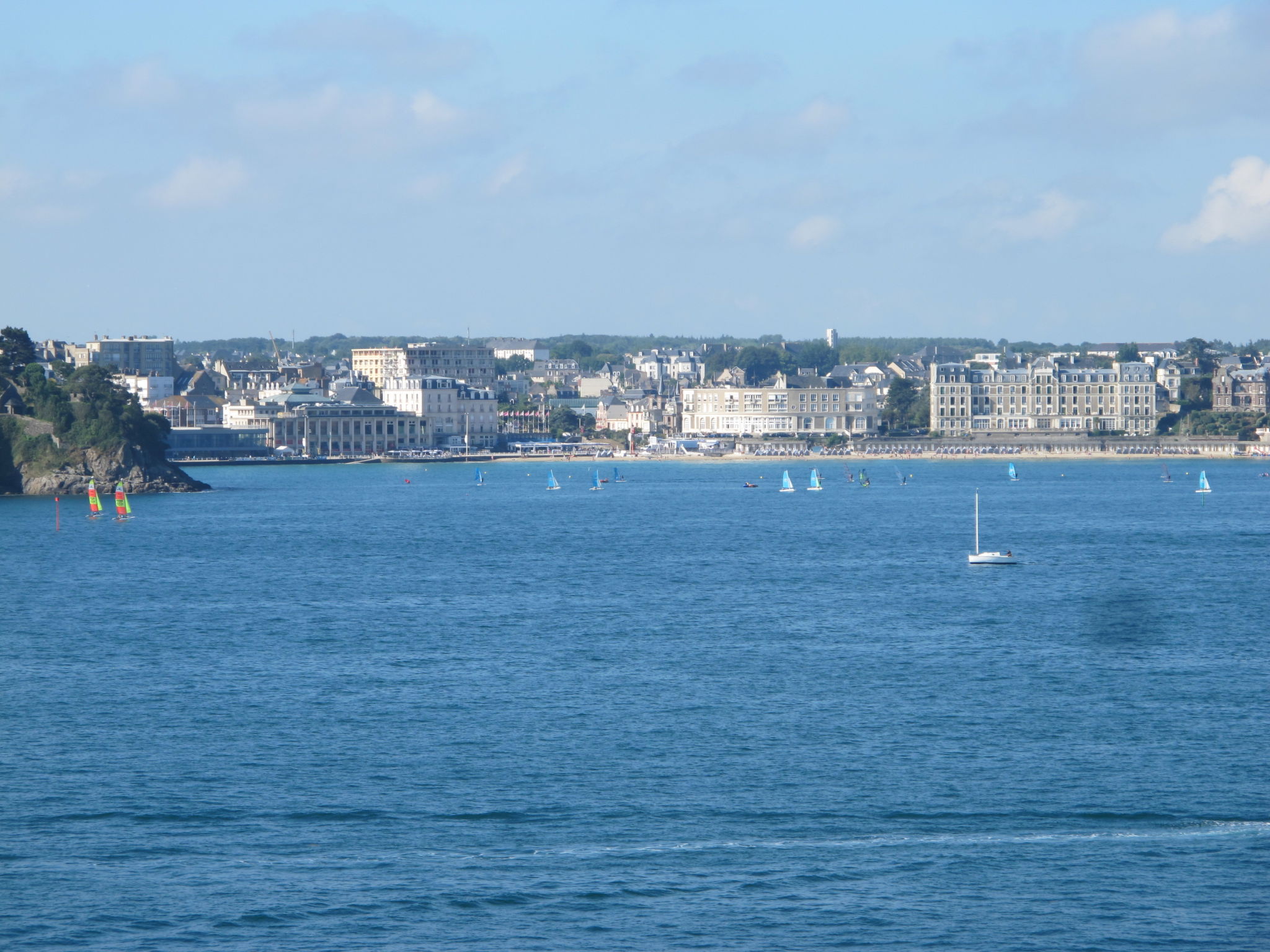 Foto 19 - Apartamento de 1 habitación en Dinard con terraza y vistas al mar