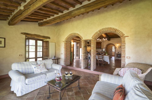 Foto 9 - Casa con 4 camere da letto a Castiglione d'Orcia con piscina privata e giardino