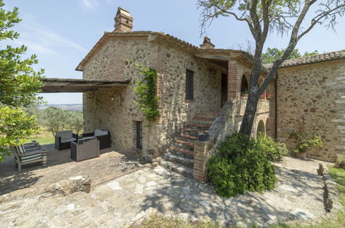 Foto 3 - Haus mit 4 Schlafzimmern in Castiglione d'Orcia mit privater pool und garten