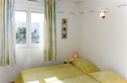 Foto 4 - Apartment mit 2 Schlafzimmern in Sainte-Maxime mit schwimmbad und blick aufs meer
