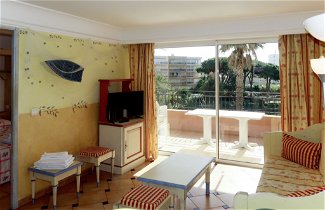 Foto 2 - Apartamento de 2 quartos em Sainte-Maxime com piscina e vistas do mar