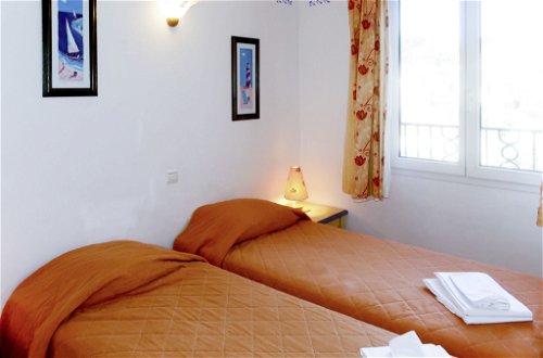 Foto 7 - Appartamento con 2 camere da letto a Sainte-Maxime con piscina e vista mare