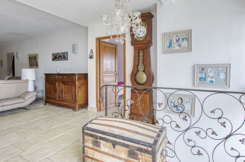 Foto 12 - Apartamento de 3 quartos em Saint-Cyr-sur-Mer com piscina privada e jardim