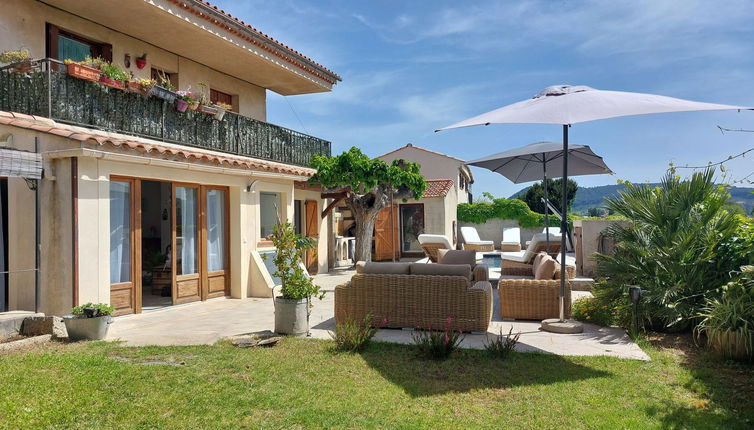 Foto 1 - Appartamento con 3 camere da letto a Saint-Cyr-sur-Mer con piscina privata e giardino