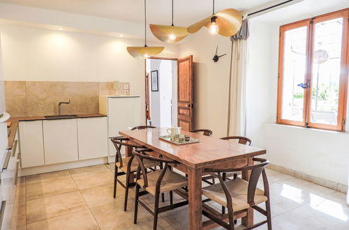 Foto 17 - Appartamento con 3 camere da letto a Saint-Cyr-sur-Mer con piscina privata e giardino