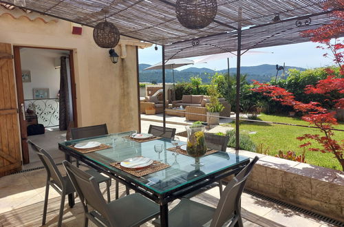 Foto 30 - Appartamento con 3 camere da letto a Saint-Cyr-sur-Mer con piscina privata e giardino