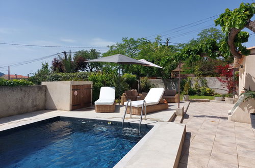 Foto 9 - Appartamento con 3 camere da letto a Saint-Cyr-sur-Mer con piscina privata e giardino