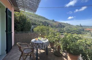 Photo 2 - Maison de 2 chambres à Imperia avec jardin et vues à la mer